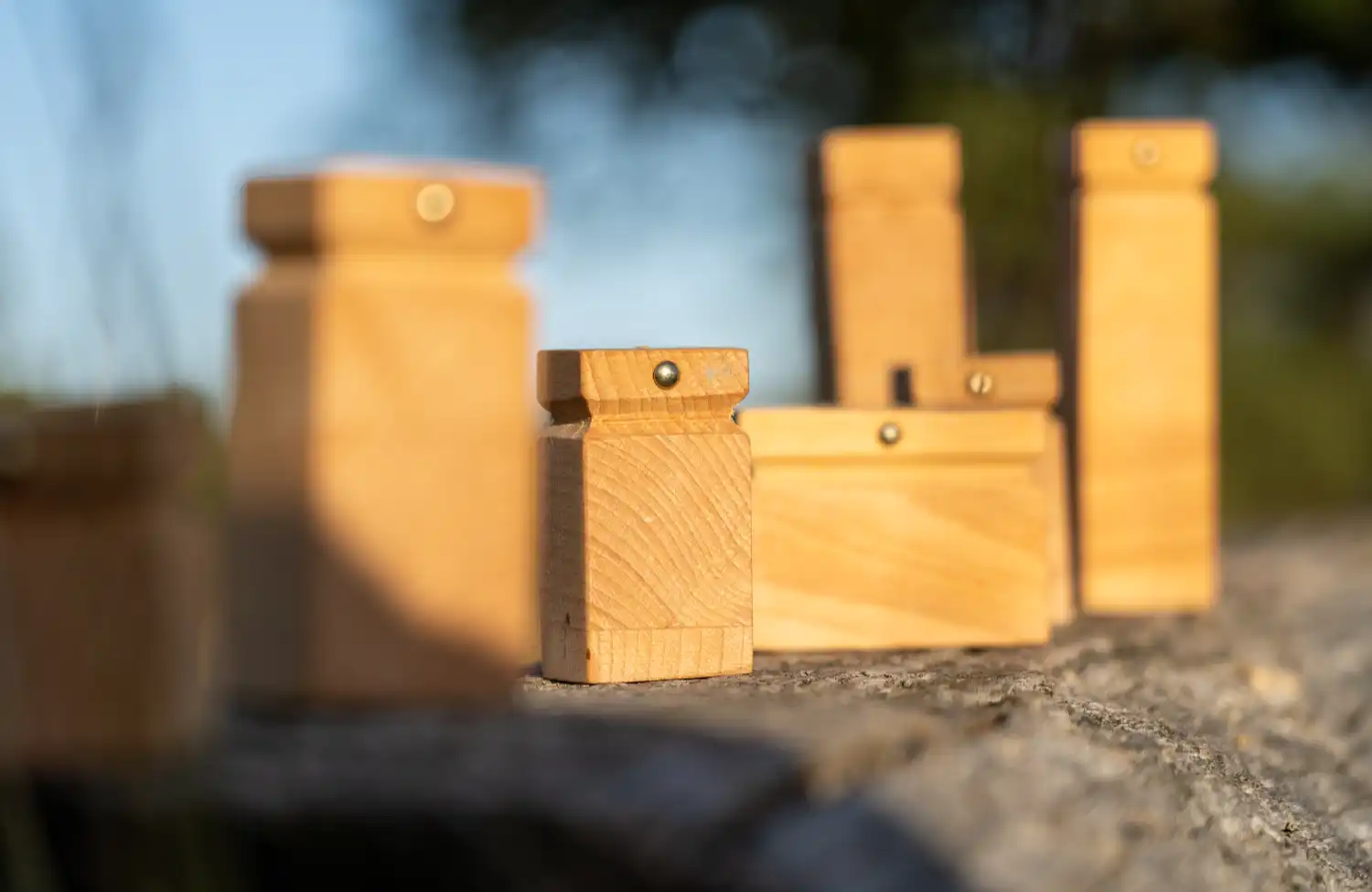 Of je jouw vraag nu al scherp hebt of nog niet weet waar te beginnen, een persoonlijke opstelling helpt je om te ontdekken wat er werkelijk speelt. We onderzoeken samen de onderliggende dynamieken van jouw vraagstuk.